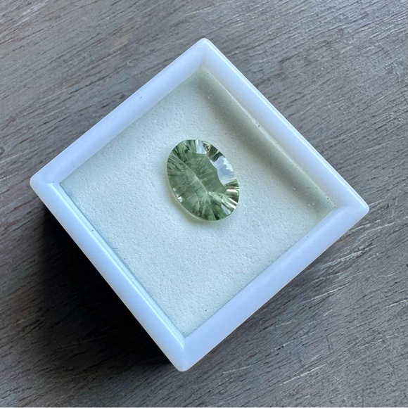 4.50 CT Prasiolite Loose Oval Faceted Gemstone - Picture 5 of 6